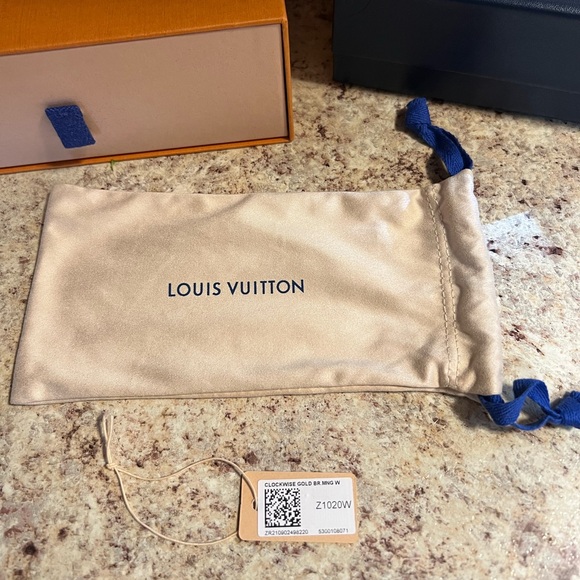 LOUIS VUITTON Clockwise Sunglasses Gold Monogram NWT - Picture 5 of 15